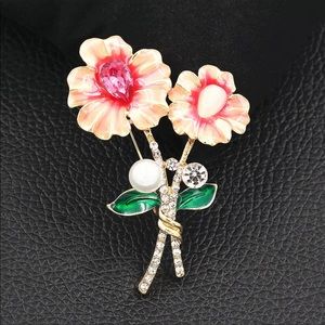 New Betsey Johnson Crystal Pearl Flower Brooch Pin